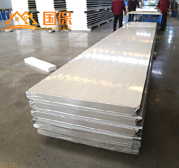 聚氨酯封边岩棉板